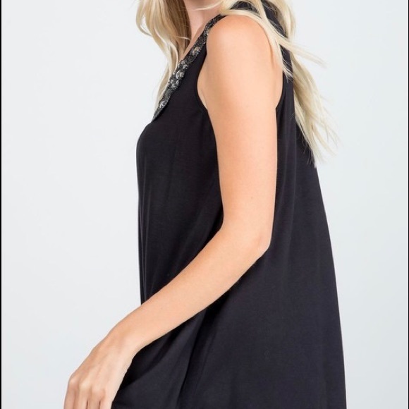 LUREX BEADED NECK TRIM SOLID JERSEY TANK TOP - Picture 3 of 4